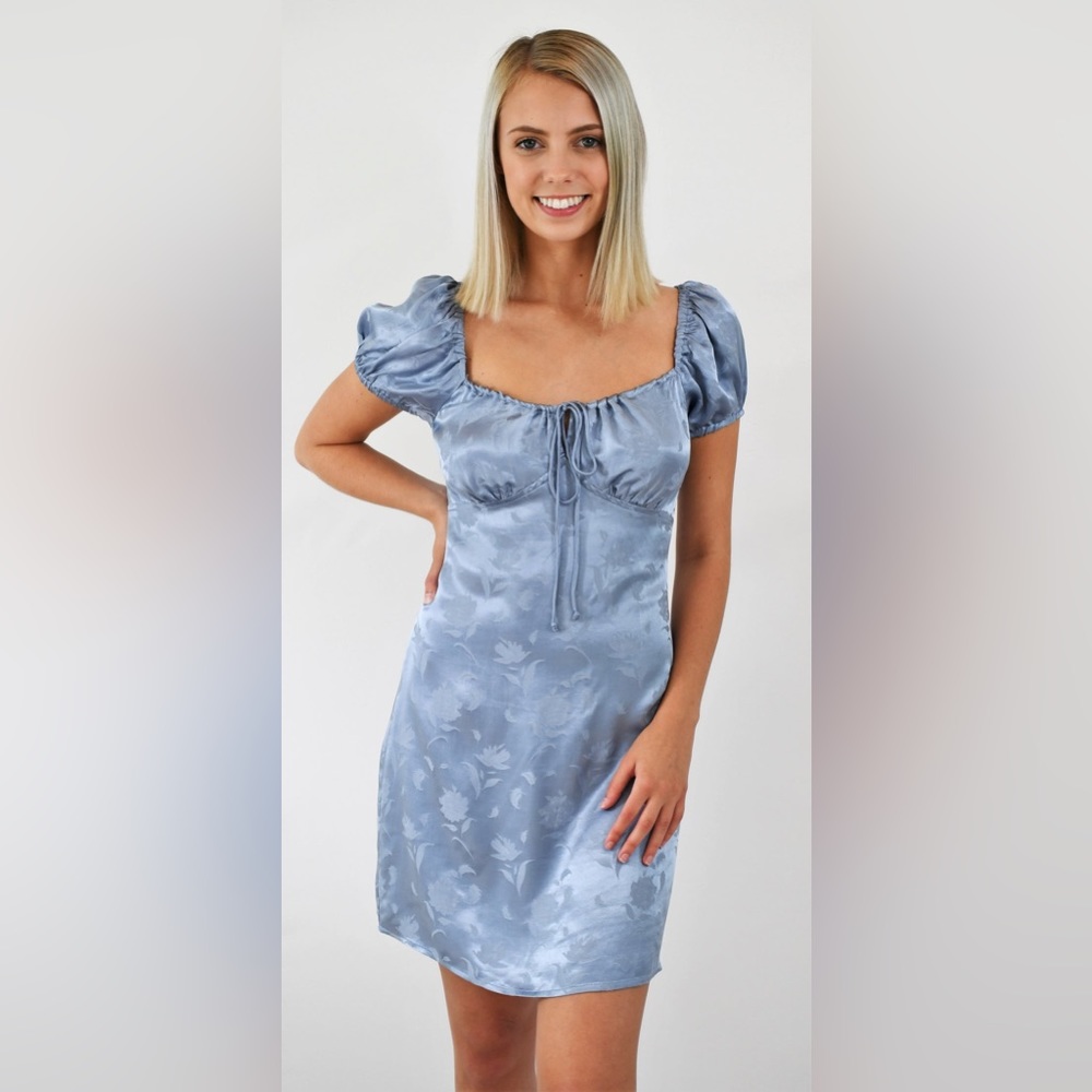 📘🛋 Showpo Different Roles Dress in Blue Satin 🛋📘 Size S (8) BNWT - Picture 3 of 11